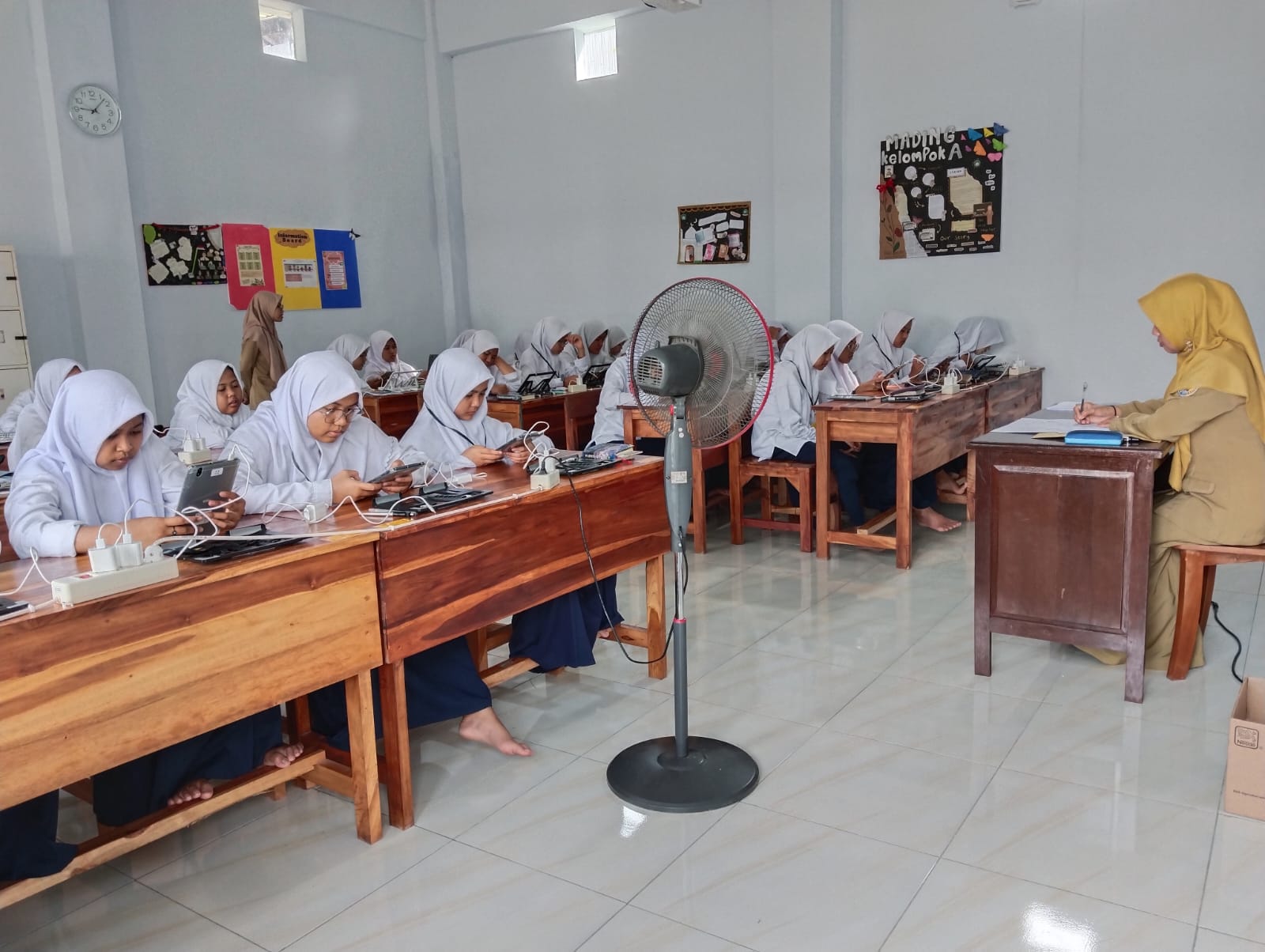 SMP HAMALATUL QURAN RINGINAGUNG